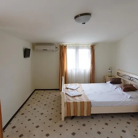 Guest house Agave 3*